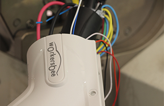 Production de connecteurs EV OEM : ligne automatisée avec tests et inspection