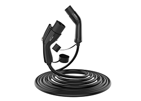 Le câble de charge est-il étanche et adapté à une utilisation en extérieur ?